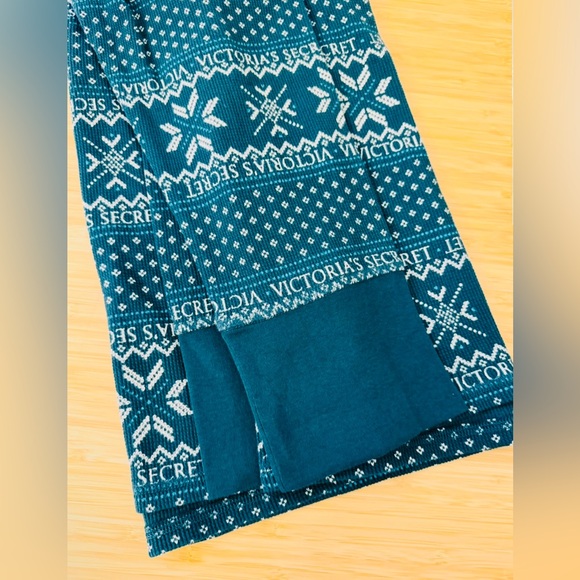 Victoria's Secret Pajama Thermal Holiday Top & Warm Cotton Pants - Picture 3 of 9